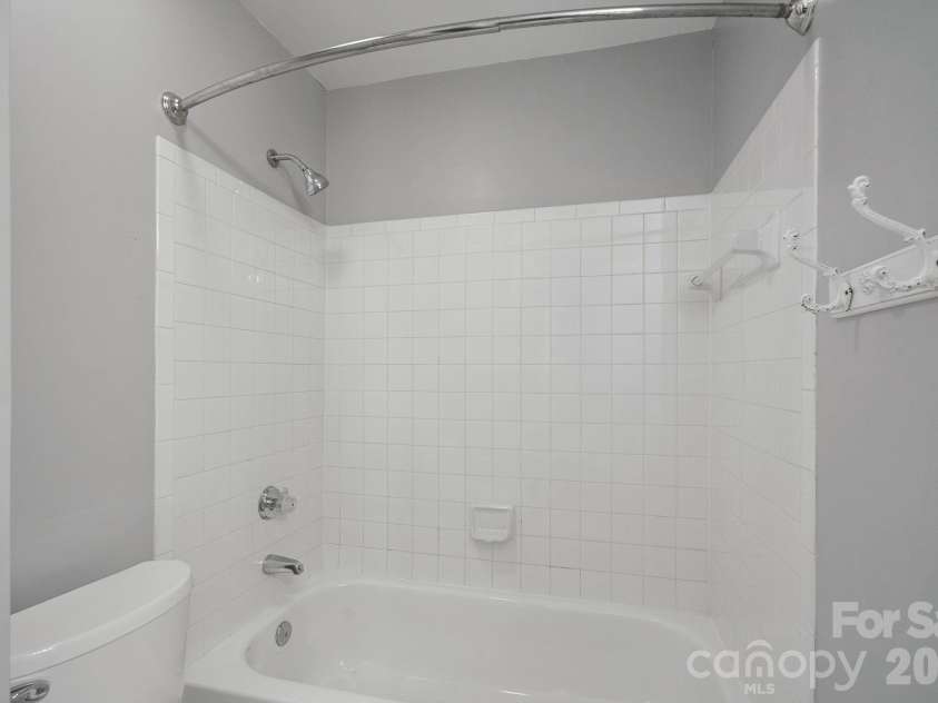 18861 Vineyard Point Lane, Cornelius, NC 28031.  MLS# CAR4384081, YatesRealty ID 35315. 