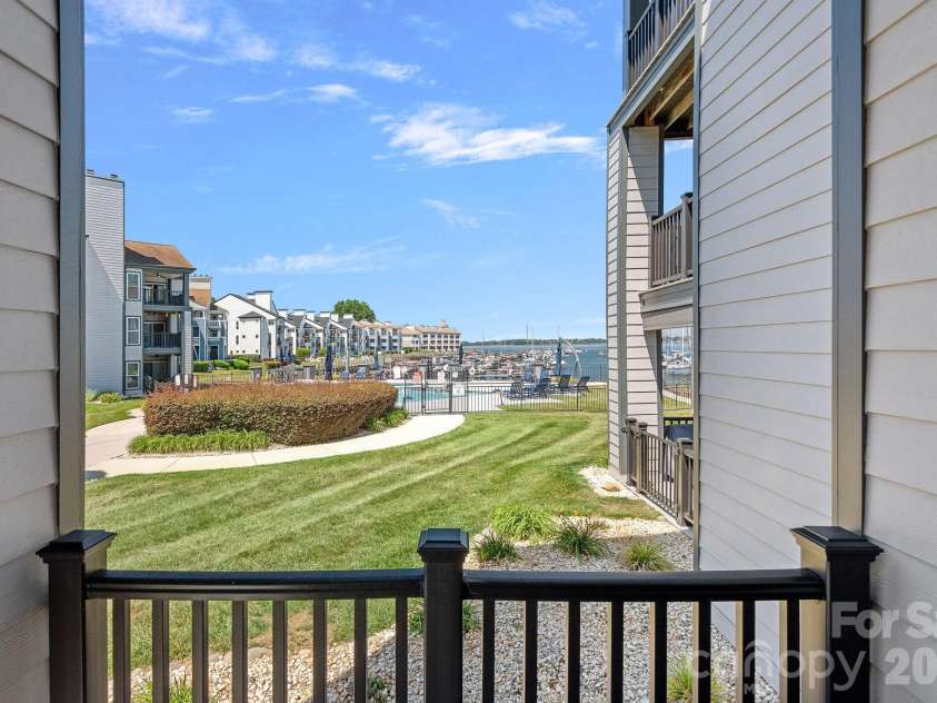 18861 Vineyard Point Lane, Cornelius, NC 28031.  MLS# CAR4384081, YatesRealty ID 35315. 