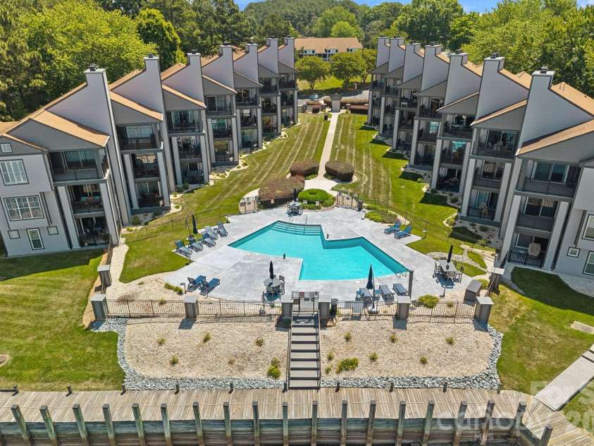 18861 Vineyard Point Lane, Cornelius, NC 28031.  MLS# CAR4384081, YatesRealty ID 35315. 