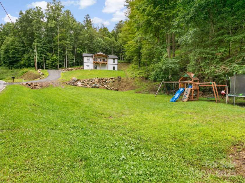 460 Fox Creek Road, Mars Hill, NC 28754.  MLS# CAR4289072, YatesRealty ID 35315. 