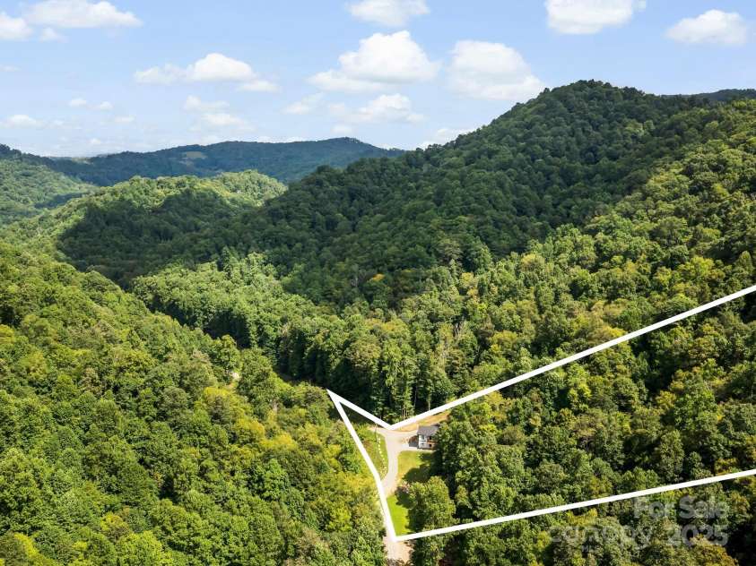 460 Fox Creek Road, Mars Hill, NC 28754.  MLS# CAR4289072, YatesRealty ID 35315. 