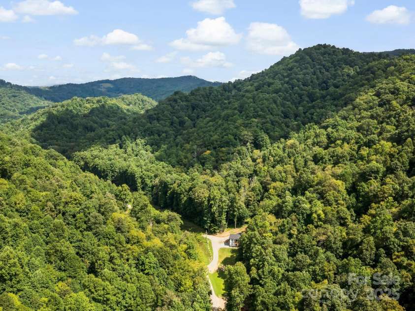 460 Fox Creek Road, Mars Hill, NC 28754.  MLS# CAR4289072, YatesRealty ID 35315. 