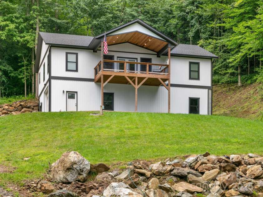 460 Fox Creek Road, Mars Hill, NC 28754.  MLS# CAR4289072, YatesRealty ID 35315. 