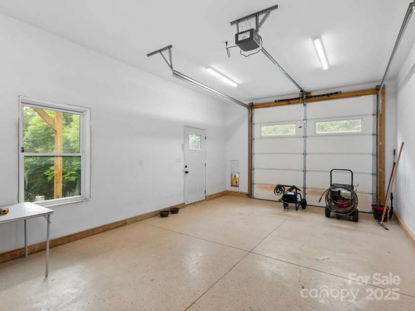 460 Fox Creek Road, Mars Hill, NC 28754.  MLS# CAR4289072, YatesRealty ID 35315. 