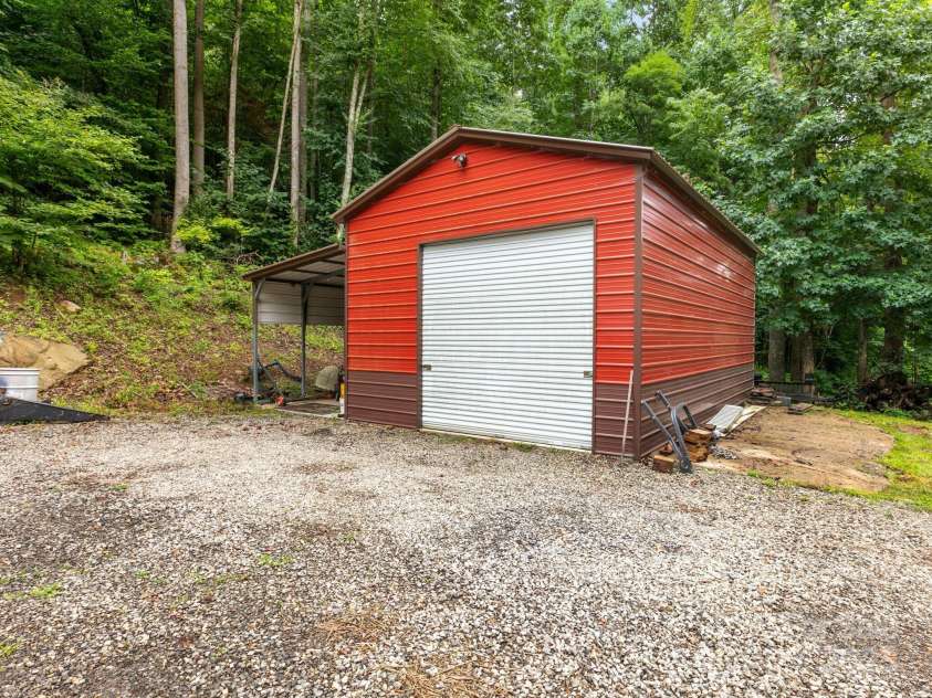460 Fox Creek Road, Mars Hill, NC 28754.  MLS# CAR4289072, YatesRealty ID 35315. 