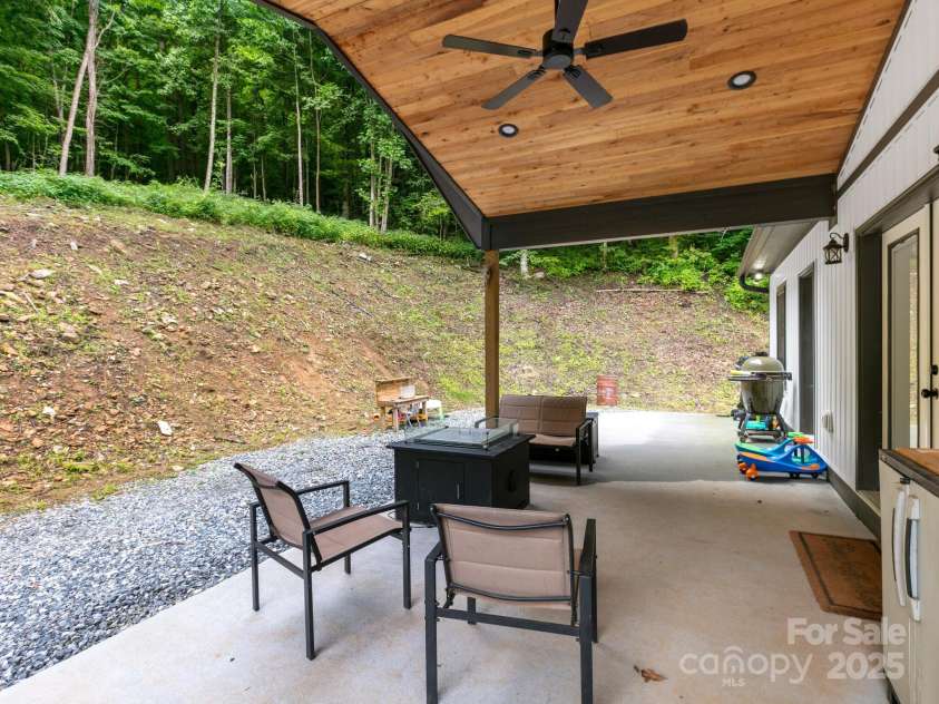 460 Fox Creek Road, Mars Hill, NC 28754.  MLS# CAR4289072, YatesRealty ID 35315. 