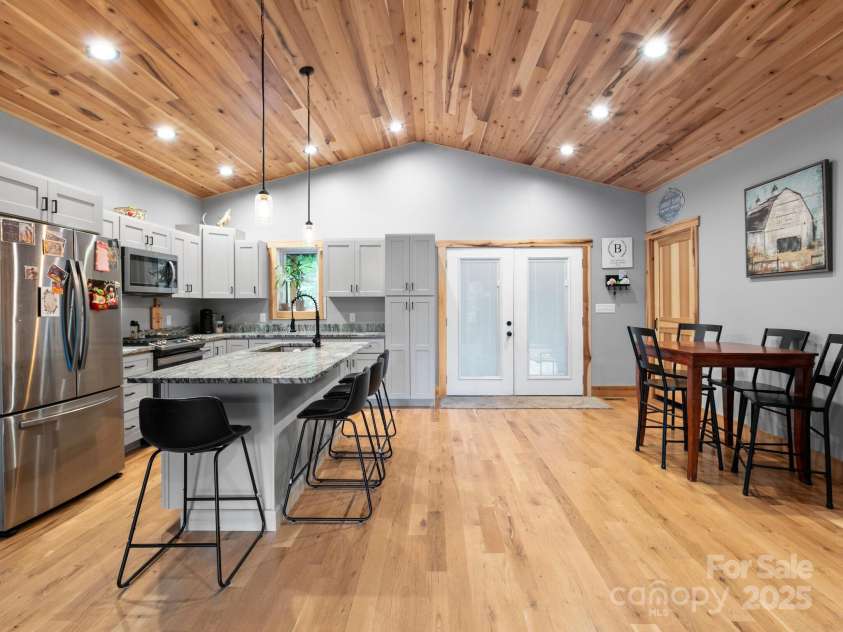 460 Fox Creek Road, Mars Hill, NC 28754.  MLS# CAR4289072, YatesRealty ID 35315. 