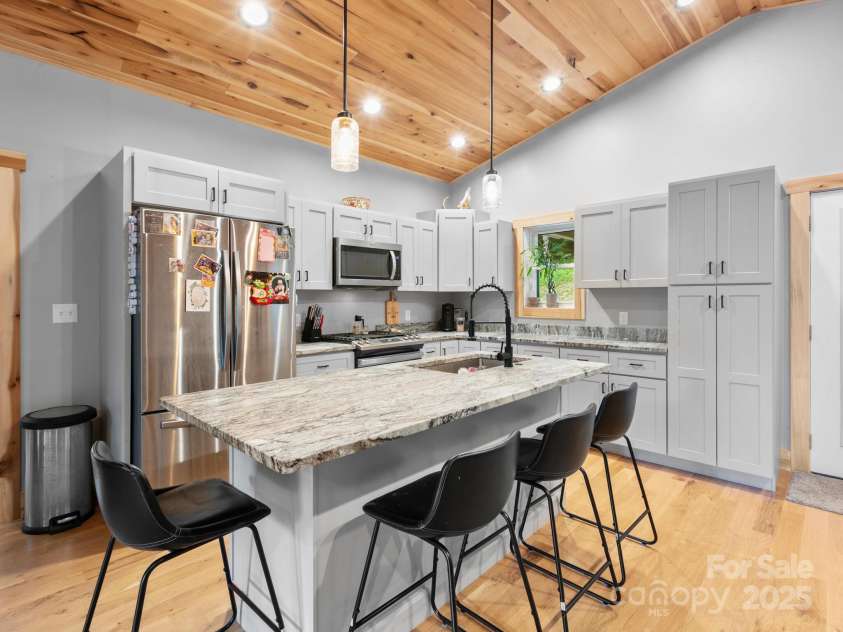 460 Fox Creek Road, Mars Hill, NC 28754.  MLS# CAR4289072, YatesRealty ID 35315. 