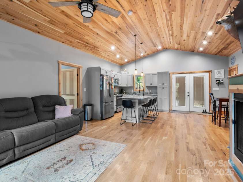 460 Fox Creek Road, Mars Hill, NC 28754.  MLS# CAR4289072, YatesRealty ID 35315. 