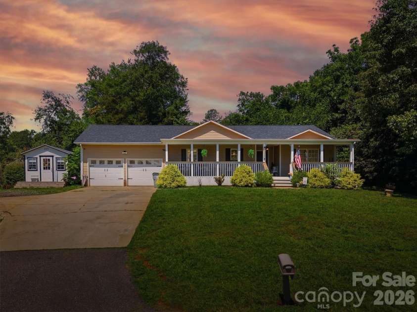 1404 Castle Court, Lenoir, NC 28645.  MLS# CAR4378866, YatesRealty ID 35316. 