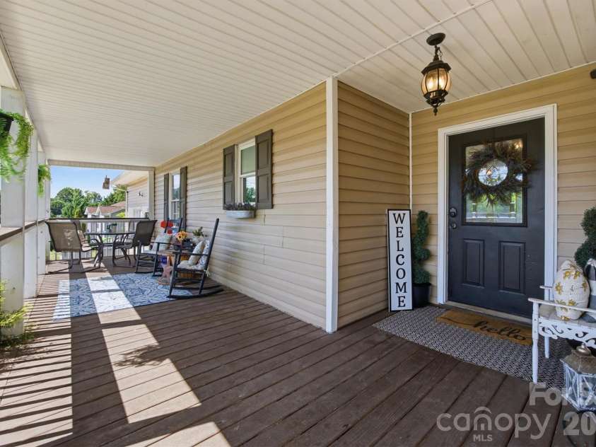 1404 Castle Court, Lenoir, NC 28645.  MLS# CAR4378866, YatesRealty ID 35316. 