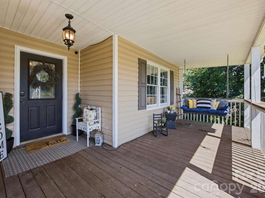 1404 Castle Court, Lenoir, NC 28645.  MLS# CAR4378866, YatesRealty ID 35316. 
