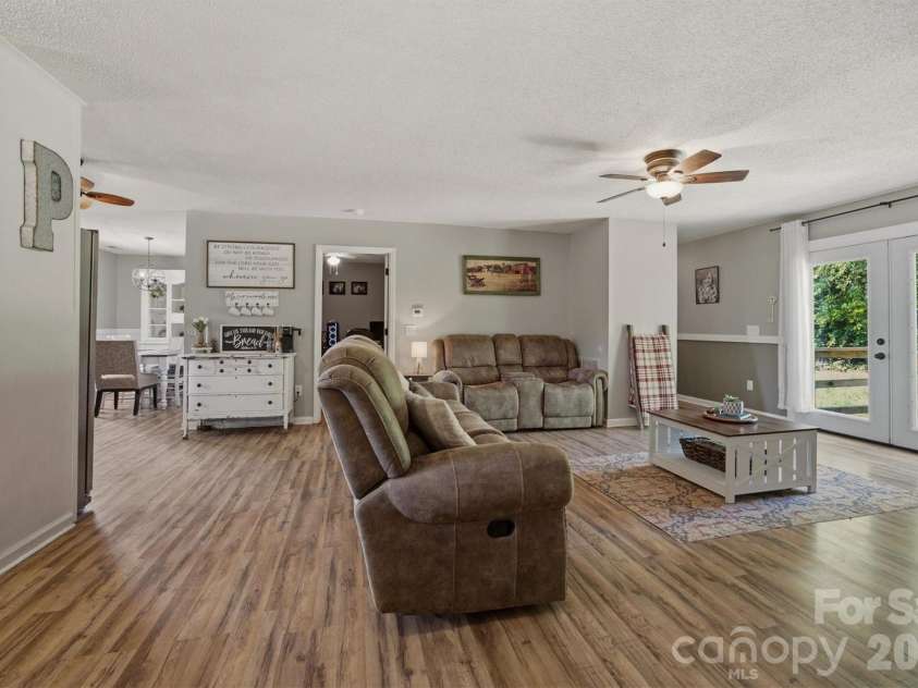 1404 Castle Court, Lenoir, NC 28645.  MLS# CAR4378866, YatesRealty ID 35316. 