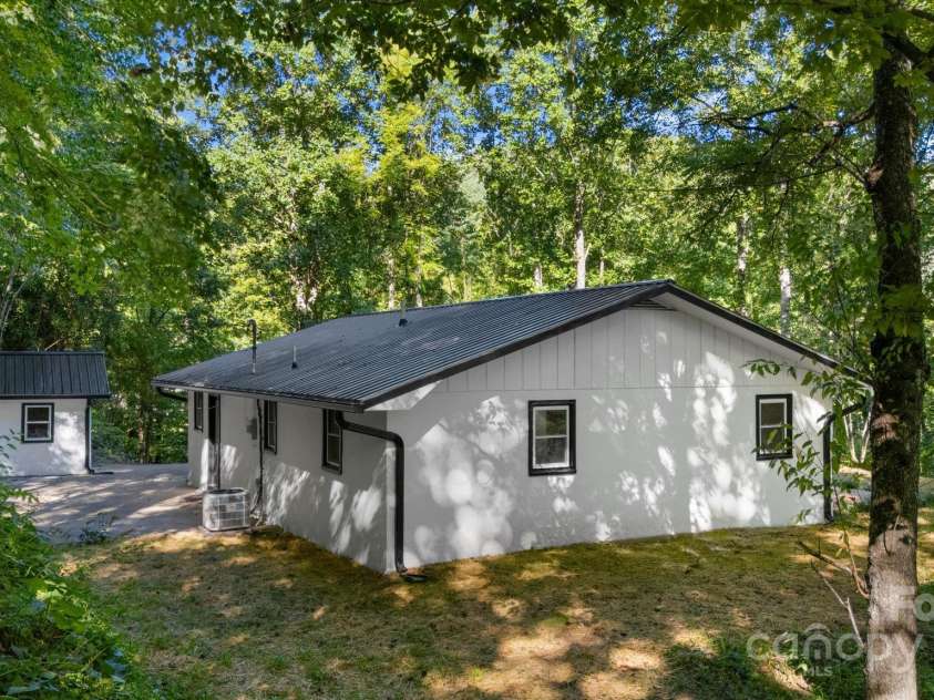 164 Pigeon Lane, Sylva, NC 28779.  MLS# CAR4295317, YatesRealty ID 35317. 