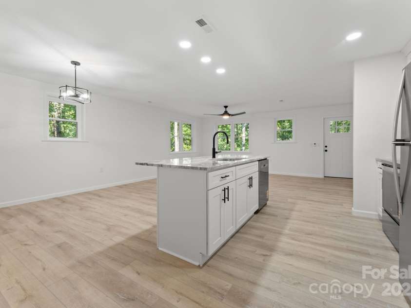 164 Pigeon Lane, Sylva, NC 28779.  MLS# CAR4295317, YatesRealty ID 35317. Kitchen