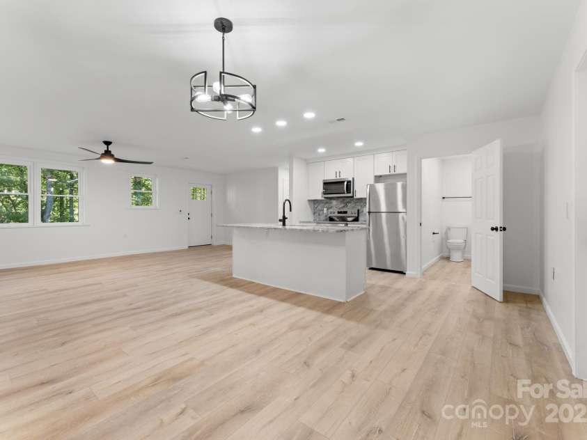 164 Pigeon Lane, Sylva, NC 28779.  MLS# CAR4295317, YatesRealty ID 35317. Living Room Area