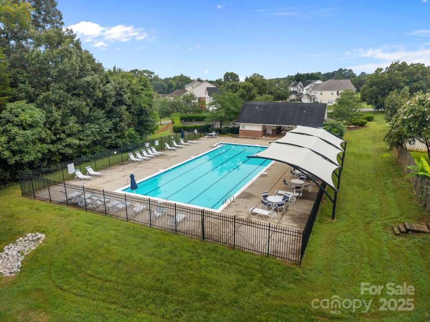 15225 Superior Street, Charlotte, NC 28273.  MLS# CAR4289557, YatesRealty ID 35318. Community Pool