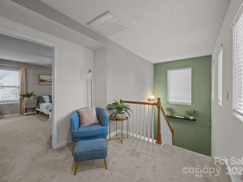 15225 Superior Street, Charlotte, NC 28273.  MLS# CAR4289557, YatesRealty ID 35318. Upstairs Landing
