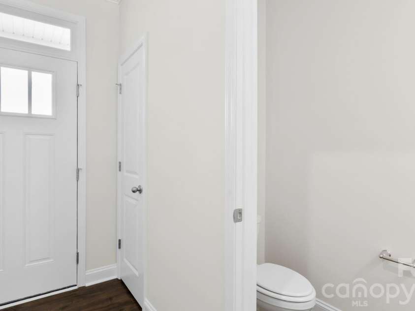 405 Creekview Road, Hendersonville, NC 28792.  MLS# CAR4389010, YatesRealty ID 35318. 