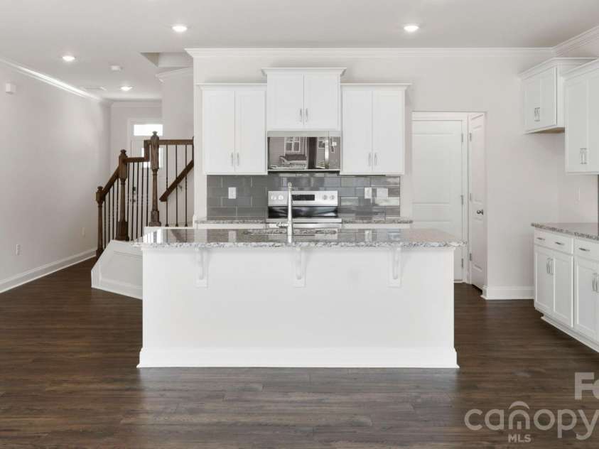 405 Creekview Road, Hendersonville, NC 28792.  MLS# CAR4389010, YatesRealty ID 35318. 