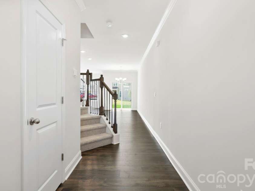 405 Creekview Road, Hendersonville, NC 28792.  MLS# CAR4389010, YatesRealty ID 35318. 
