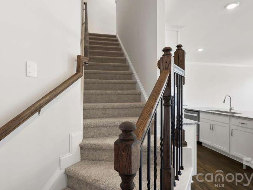 405 Creekview Road, Hendersonville, NC 28792.  MLS# CAR4389010, YatesRealty ID 35318. 