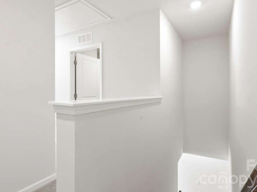 405 Creekview Road, Hendersonville, NC 28792.  MLS# CAR4389010, YatesRealty ID 35318. 