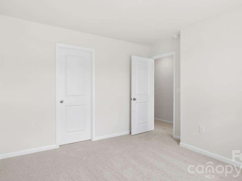 405 Creekview Road, Hendersonville, NC 28792.  MLS# CAR4389010, YatesRealty ID 35318. 