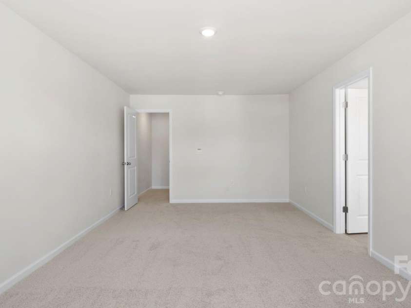 405 Creekview Road, Hendersonville, NC 28792.  MLS# CAR4389010, YatesRealty ID 35318. 