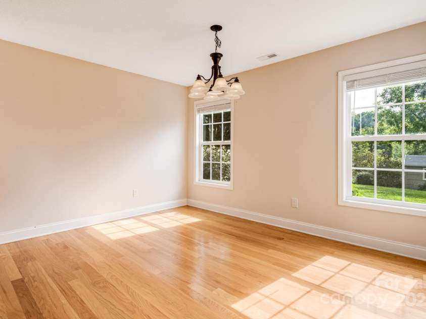 368 Bailey Mountain Road, Mars Hill, NC 28754.  MLS# CAR4291626, YatesRealty ID 35319. 