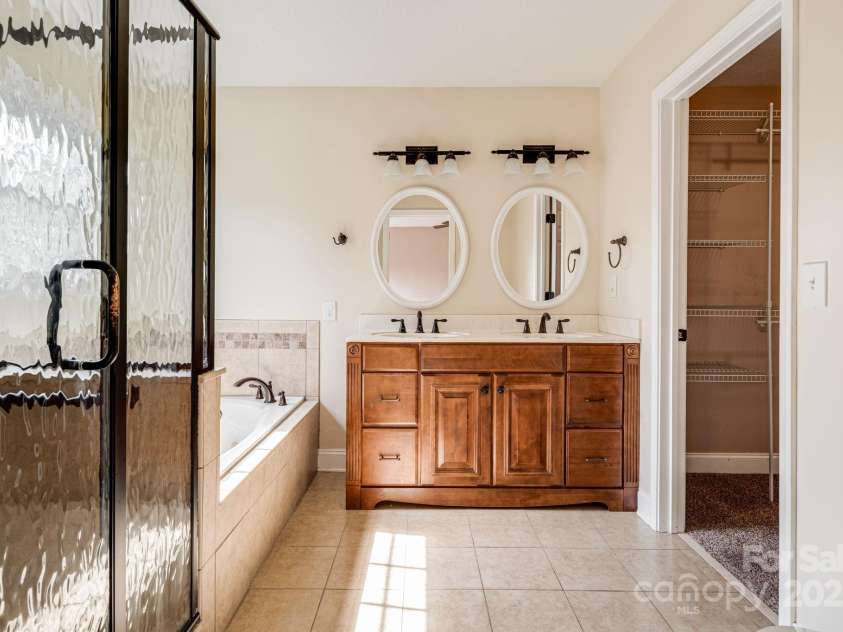 368 Bailey Mountain Road, Mars Hill, NC 28754.  MLS# CAR4291626, YatesRealty ID 35319. 