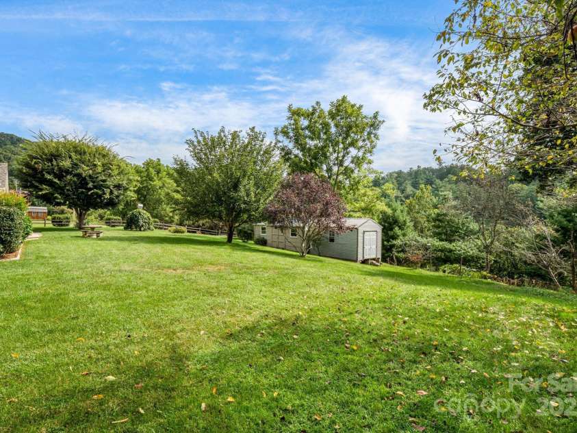 368 Bailey Mountain Road, Mars Hill, NC 28754.  MLS# CAR4291626, YatesRealty ID 35319. 