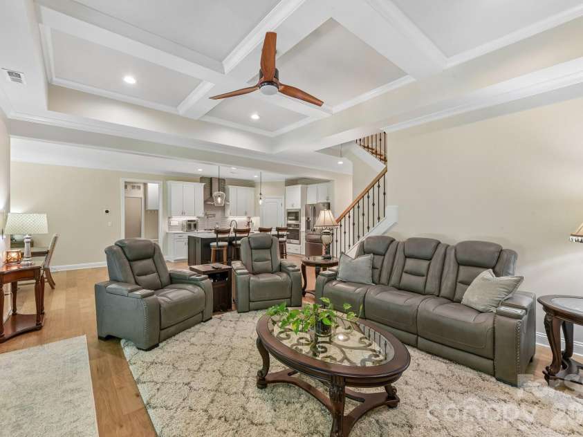 9833 Ardley Park Way, Charlotte, NC 28227.  MLS# CAR4392507, YatesRealty ID 35319. 