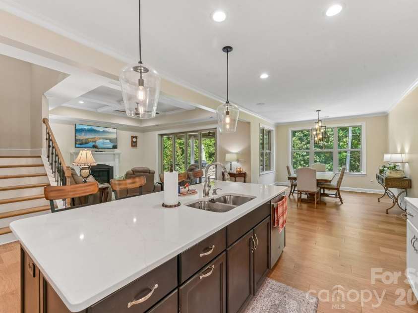 9833 Ardley Park Way, Charlotte, NC 28227.  MLS# CAR4392507, YatesRealty ID 35319. 