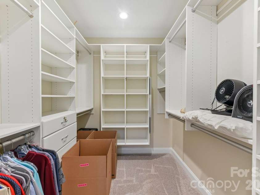 9833 Ardley Park Way, Charlotte, NC 28227.  MLS# CAR4392507, YatesRealty ID 35319. 