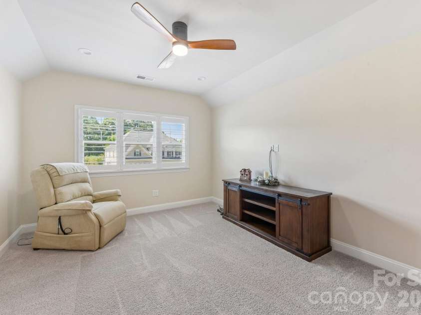 9833 Ardley Park Way, Charlotte, NC 28227.  MLS# CAR4392507, YatesRealty ID 35319. 
