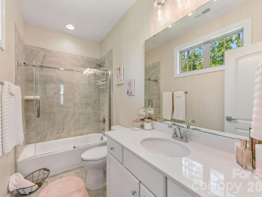 9833 Ardley Park Way, Charlotte, NC 28227.  MLS# CAR4392507, YatesRealty ID 35319. 