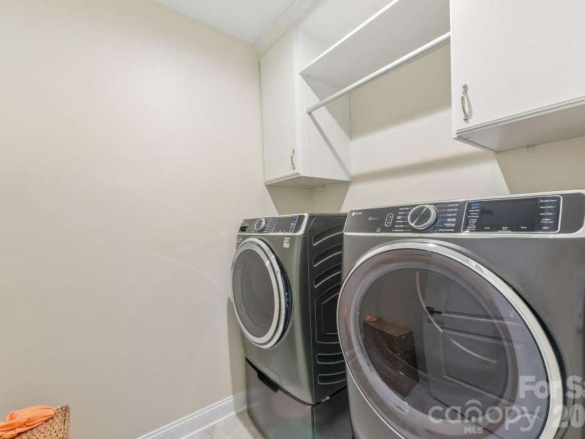 9833 Ardley Park Way, Charlotte, NC 28227.  MLS# CAR4392507, YatesRealty ID 35319. 