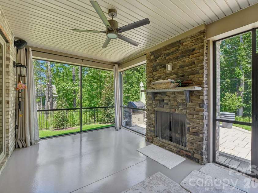9833 Ardley Park Way, Charlotte, NC 28227.  MLS# CAR4392507, YatesRealty ID 35319. 