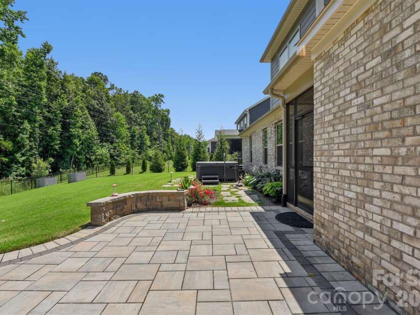 9833 Ardley Park Way, Charlotte, NC 28227.  MLS# CAR4392507, YatesRealty ID 35319. 