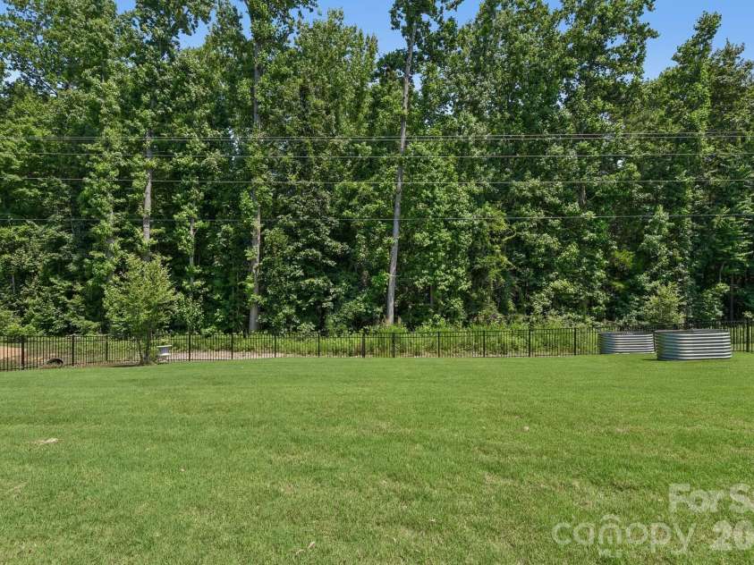 9833 Ardley Park Way, Charlotte, NC 28227.  MLS# CAR4392507, YatesRealty ID 35319. 