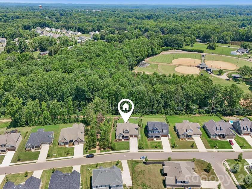 9833 Ardley Park Way, Charlotte, NC 28227.  MLS# CAR4392507, YatesRealty ID 35319. 