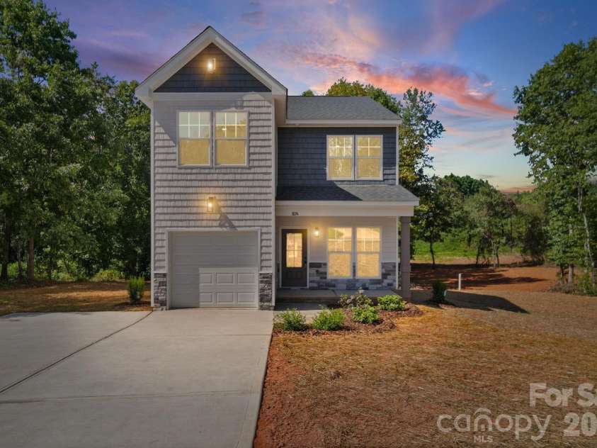1074 Lyndsey Brook Court, Lincolnton, NC 28092.  MLS# CAR4417119, YatesRealty ID 3532. Virtual Twighlight