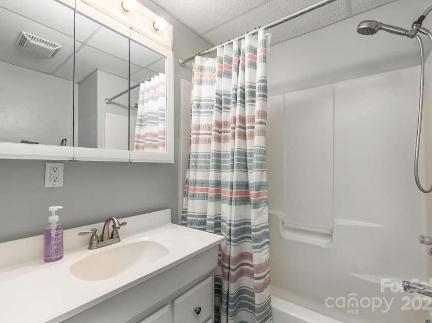 109 Summersong Lane, Mooresville, NC 28117.  MLS# CAR4239513, YatesRealty ID 3532. 