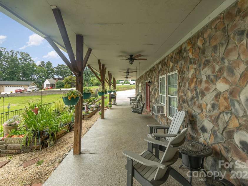 109 Summersong Lane, Mooresville, NC 28117.  MLS# CAR4239513, YatesRealty ID 3532. 