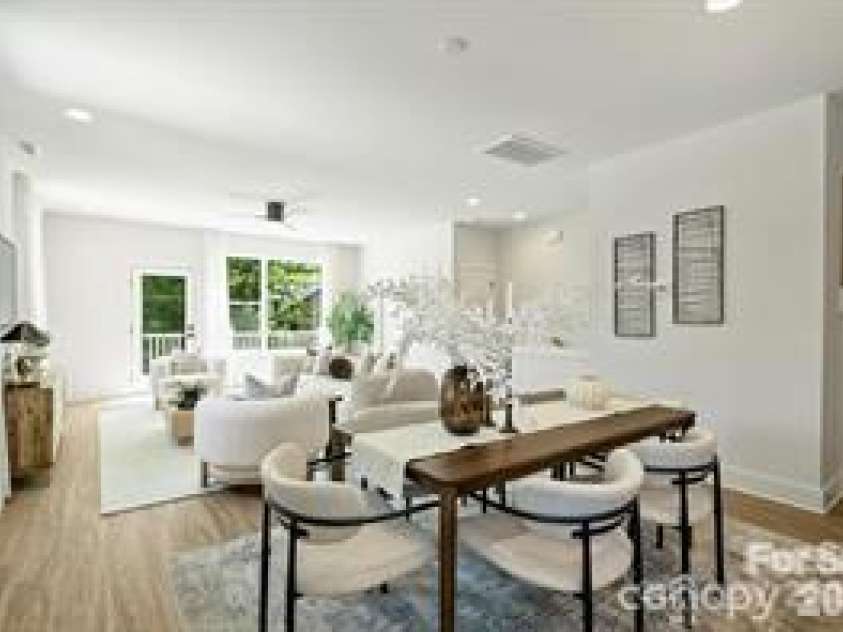 3007 Yada Lane, Charlotte, NC 28208.  MLS# CAR4417864, YatesRealty ID 35320. 