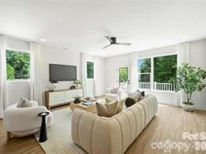 3007 Yada Lane, Charlotte, NC 28208.  MLS# CAR4417864, YatesRealty ID 35320. 