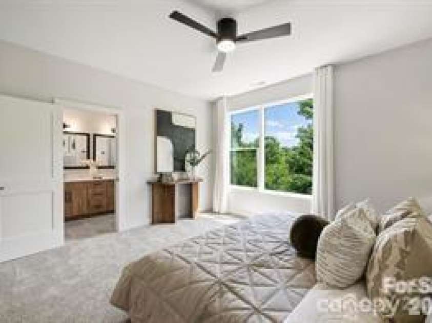 3007 Yada Lane, Charlotte, NC 28208.  MLS# CAR4417864, YatesRealty ID 35320. 