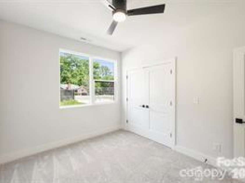 3007 Yada Lane, Charlotte, NC 28208.  MLS# CAR4417864, YatesRealty ID 35320. 