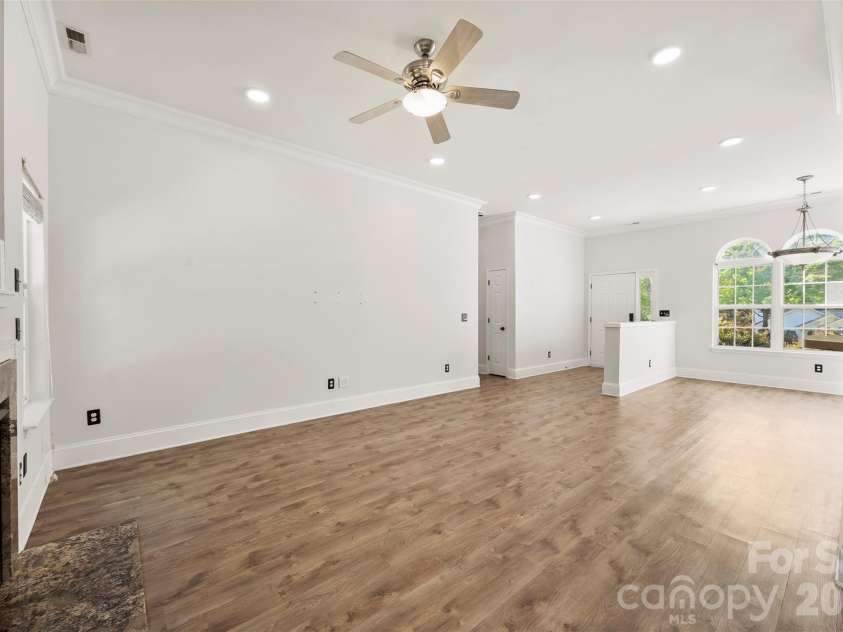 8011 Maxwelton Drive, Huntersville, NC 28078.  MLS# CAR4390521, YatesRealty ID 35321. 
